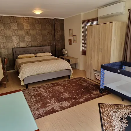 Entire Ground Floor With Full-Privacy And Family-Friendly Popular To Ferry Catchers Wellington Exterior photo