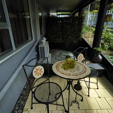 Entire Ground Floor With Full-Privacy And Family-Friendly Popular To Ferry Catchers Wellington Exterior photo