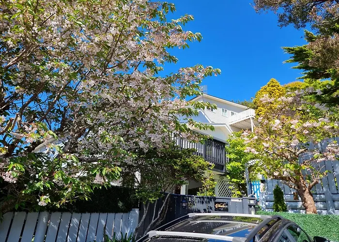 Entire Ground Floor With Full-Privacy And Family-Friendly Popular To Ferry Catchers